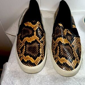 VINCE BLAIR 5 SNAKE SNEAKERS sz 6M, Like New, Clean
